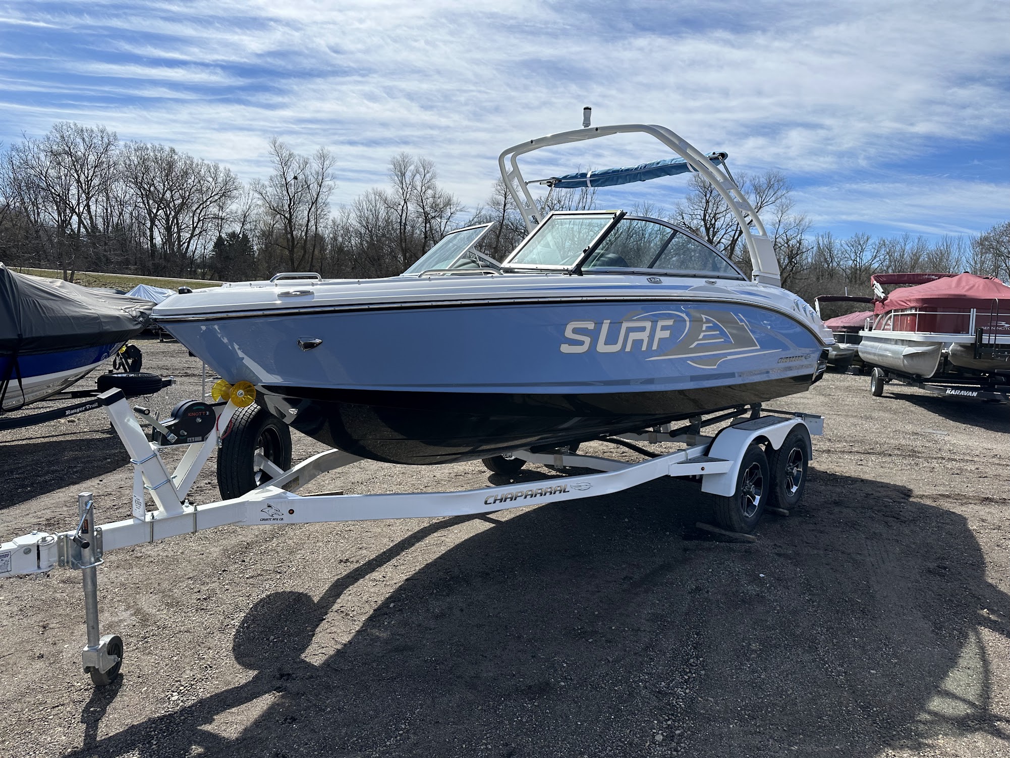 2024 Chaparral 21 SURF 250HP Mercruiser forward drive. - Photo 8